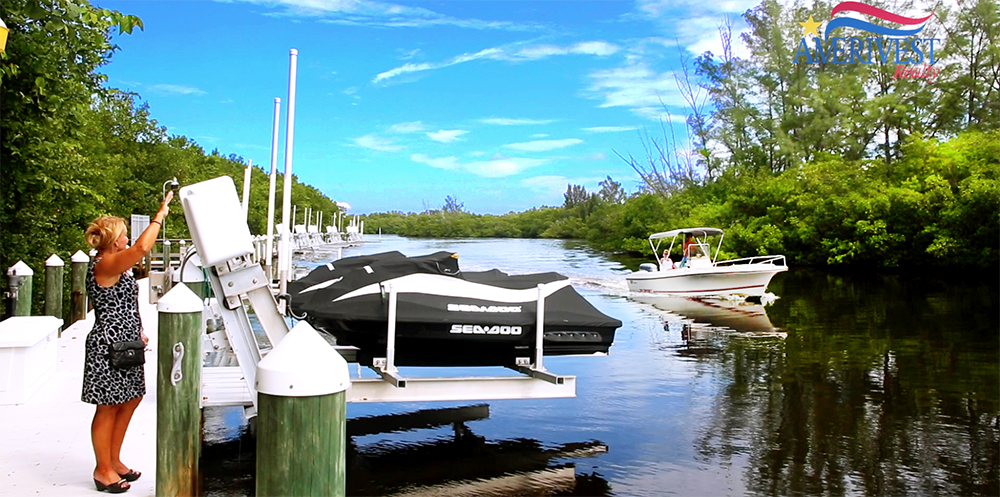 Barefoot Beach Cottage Docks